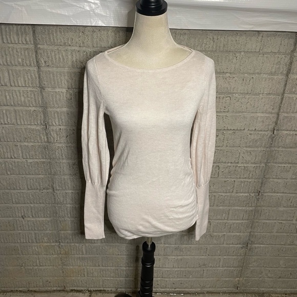 A Pea In The Pod Maternity Cream Long Sleeve Ruched Sweater Size Small - Picture 1 of 7